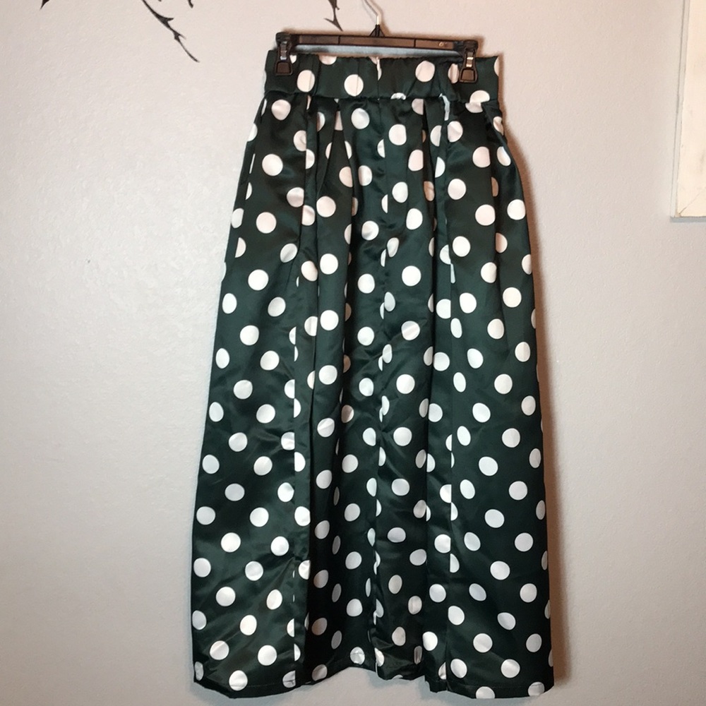 Vintage inspired Green and white Polkadotted long skirt size 3X fits like 2X